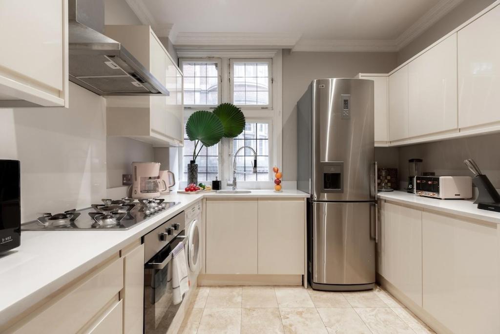 לונדון Revamped & Luxxe For Covent Garden Lovers! Adorable City Home For Families & Friends מראה חיצוני תמונה