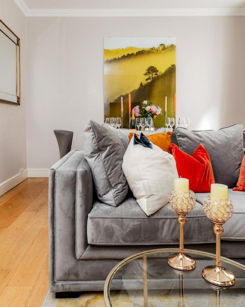 לונדון Revamped & Luxxe For Covent Garden Lovers! Adorable City Home For Families & Friends מראה חיצוני תמונה